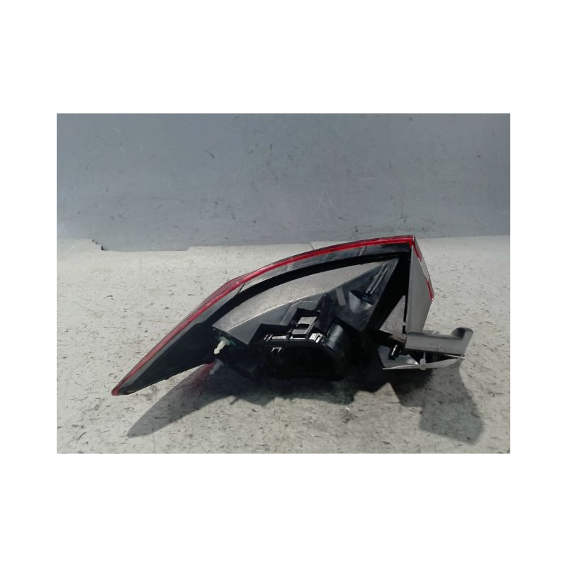 FEU ARRIERE DROIT RENAULT CLIO IV