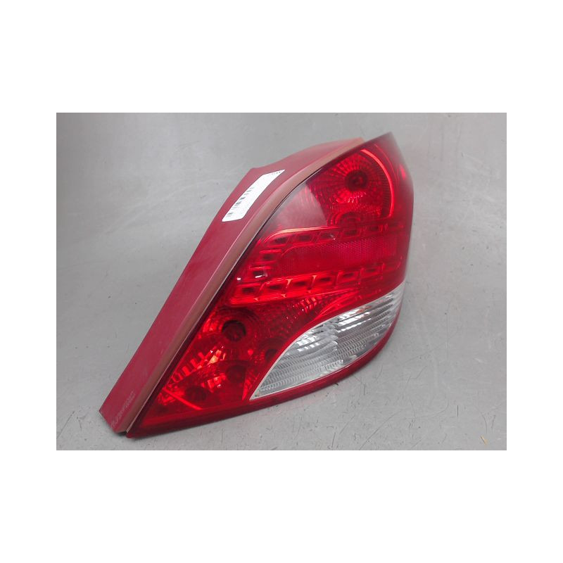 FEU ARRIERE DROIT PEUGEOT 207