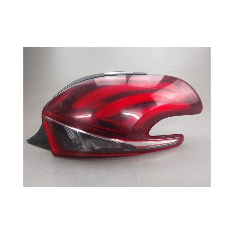 FEU ARRIERE DROIT PEUGEOT 208