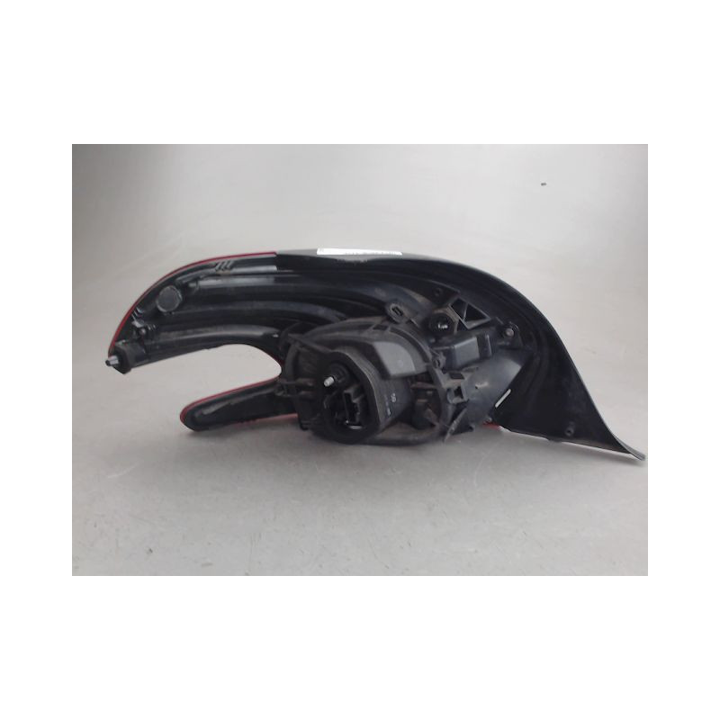 FEU ARRIERE DROIT PEUGEOT 208