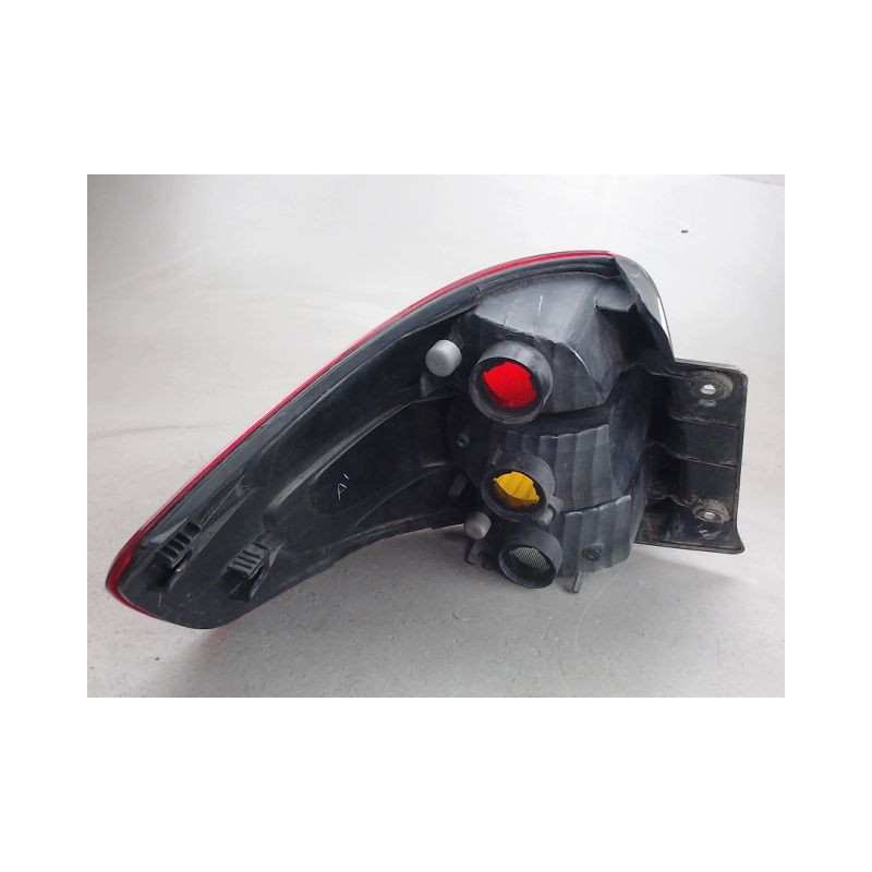 FEU ARRIERE DROIT SUZUKI SX4