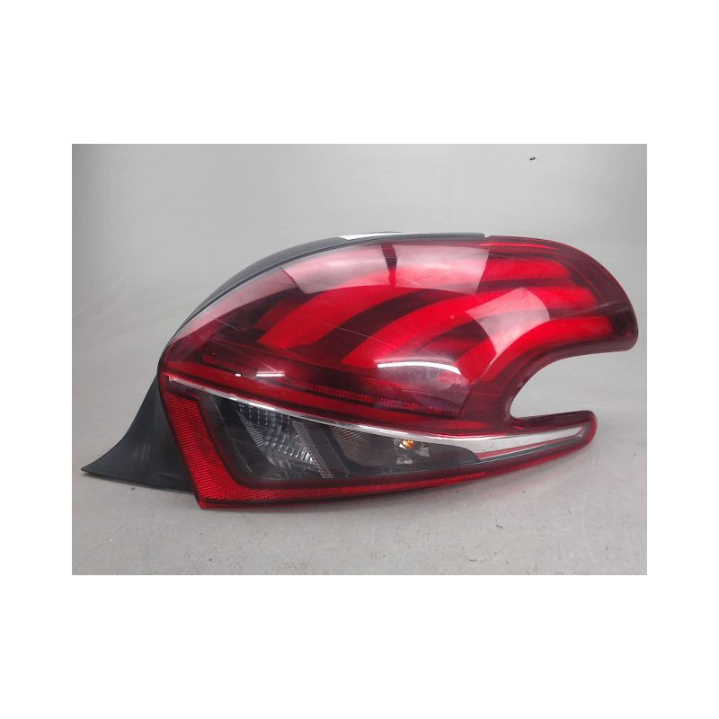 FEU ARRIERE DROIT PEUGEOT 208