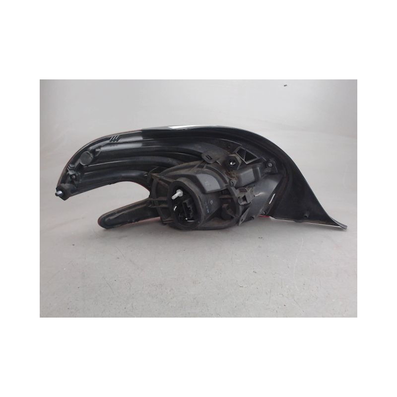 FEU ARRIERE DROIT PEUGEOT 208