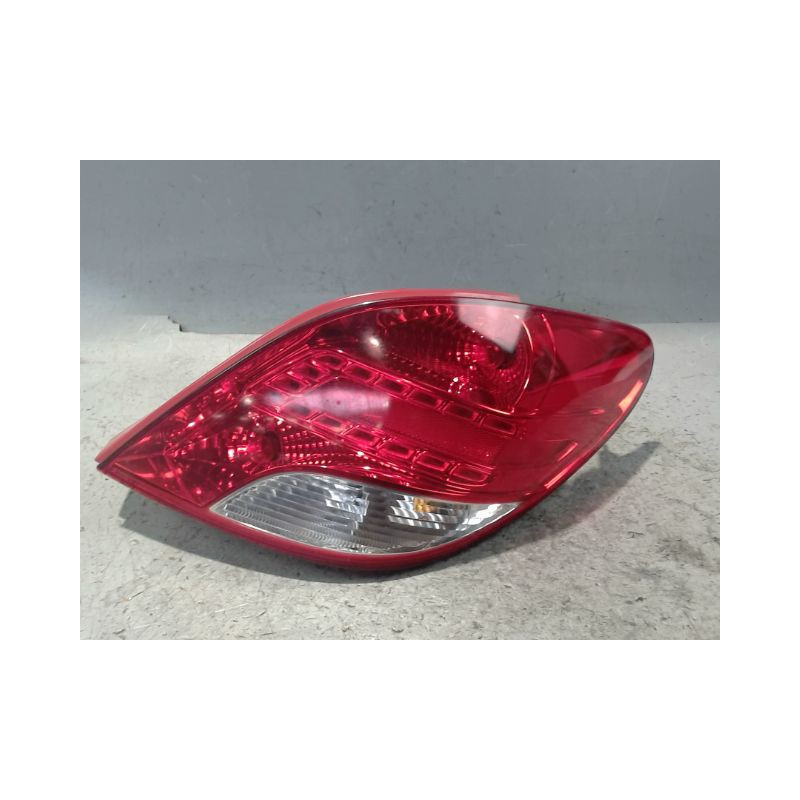 FEU ARRIERE DROIT PEUGEOT 207 2011-