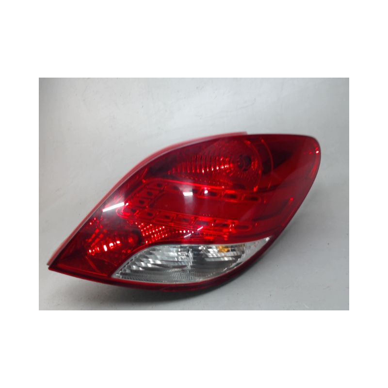 FEU ARRIERE DROIT PEUGEOT 207