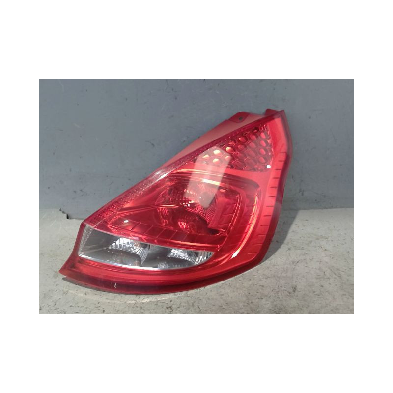 FEU ARRIERE DROIT FORD FIESTA 2010-