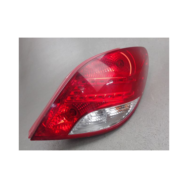 FEU ARRIERE DROIT PEUGEOT 207