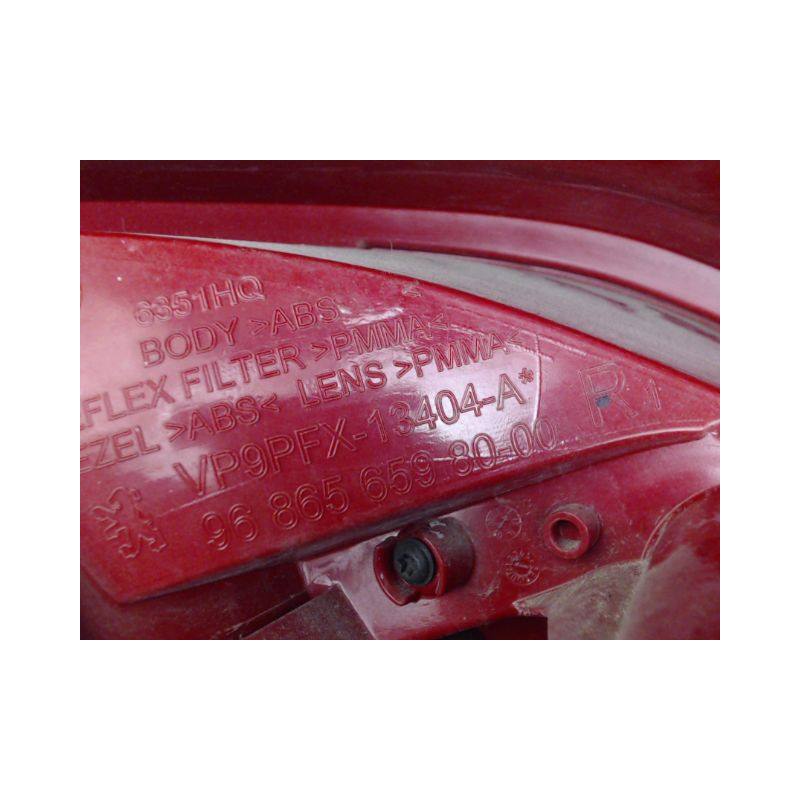 FEU ARRIERE DROIT PEUGEOT 207