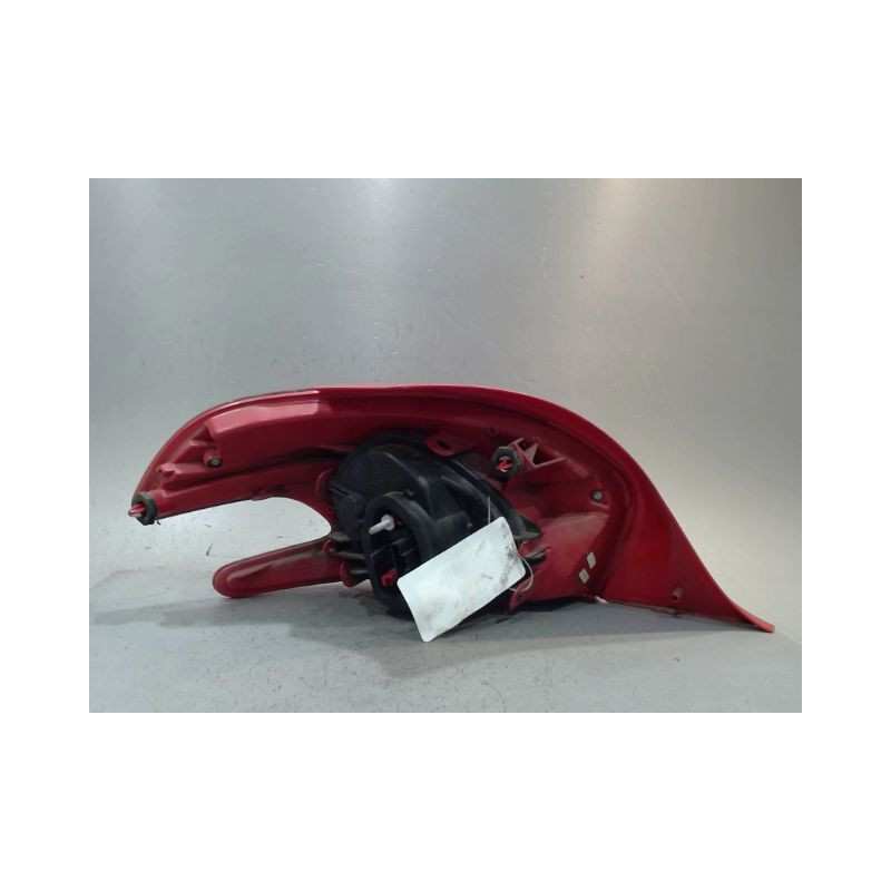 FEU ARRIERE DROIT PEUGEOT 208
