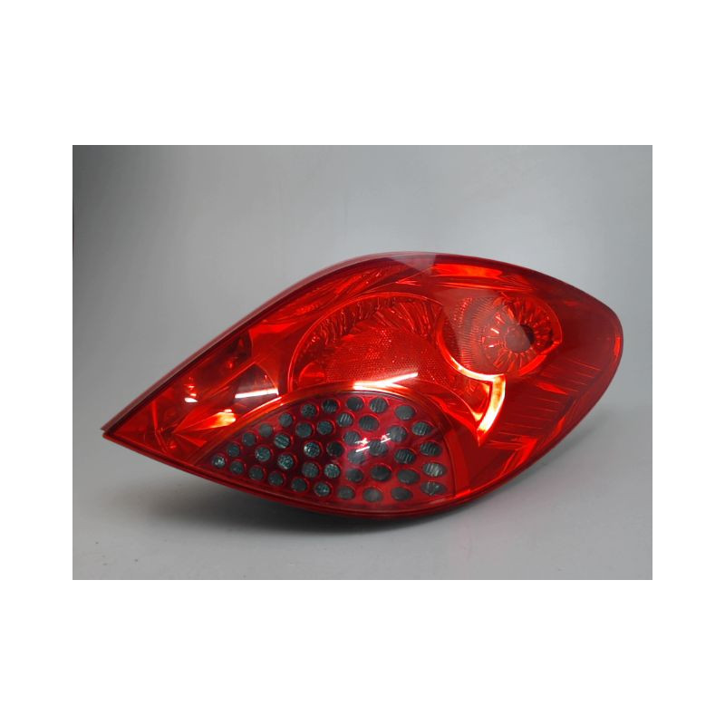 FEU ARRIERE DROIT PEUGEOT 207