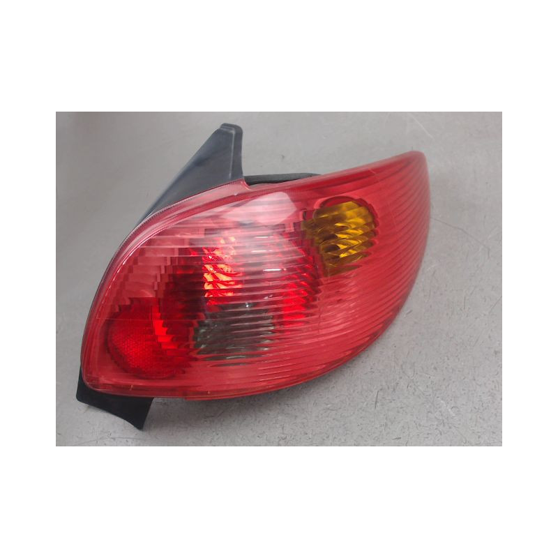 FEU ARRIERE DROIT PEUGEOT 206