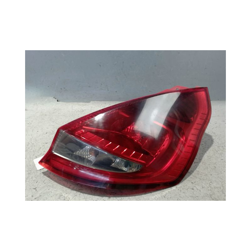 FEU ARRIERE DROIT FORD FIESTA 2010-