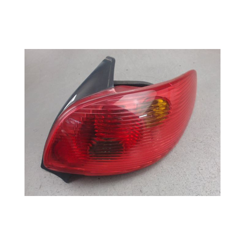 FEU ARRIERE DROIT PEUGEOT 206