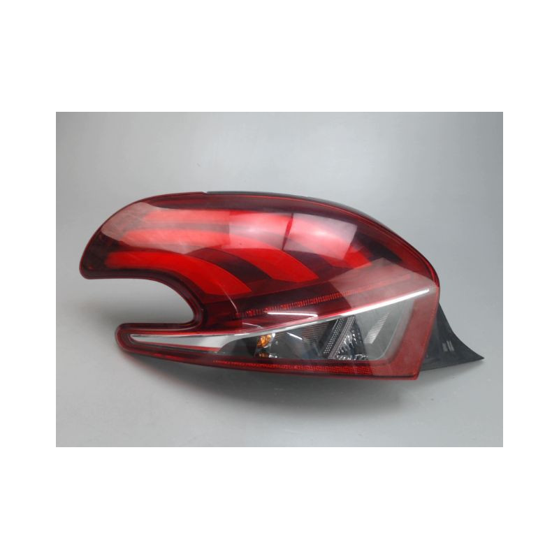 FEU ARRIERE DROIT PEUGEOT 208
