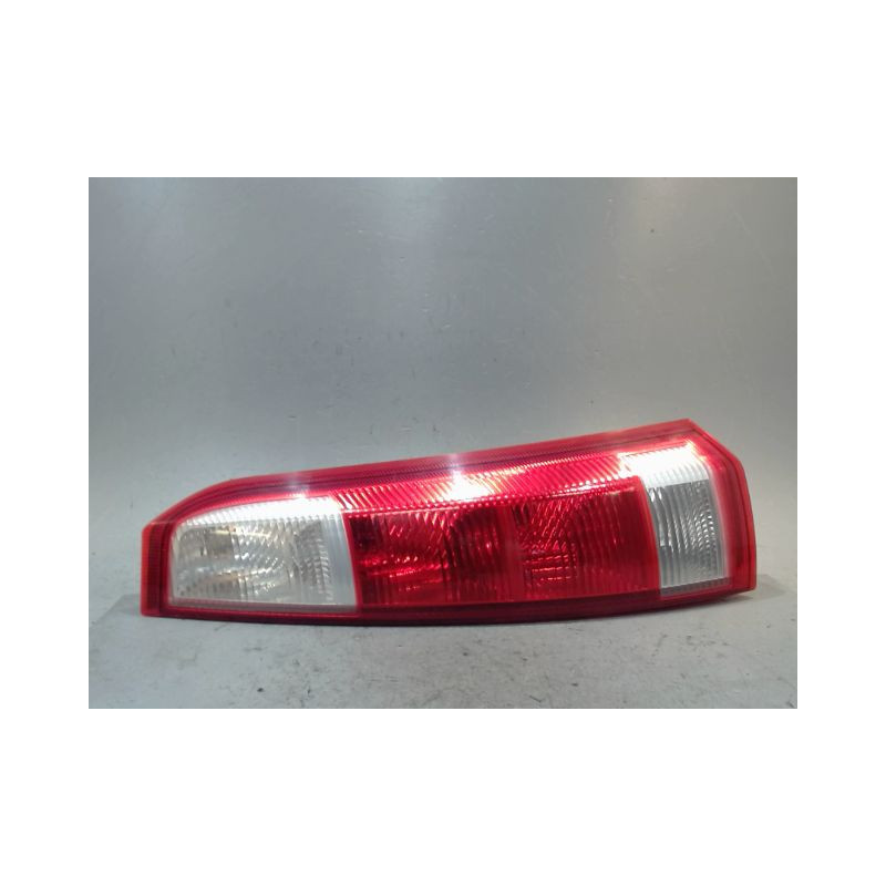 FEU ARRIERE DROIT OPEL MERIVA