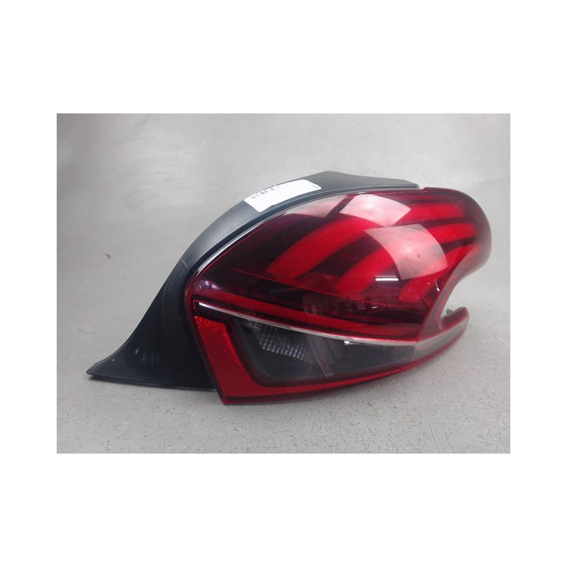 FEU ARRIERE DROIT PEUGEOT 208