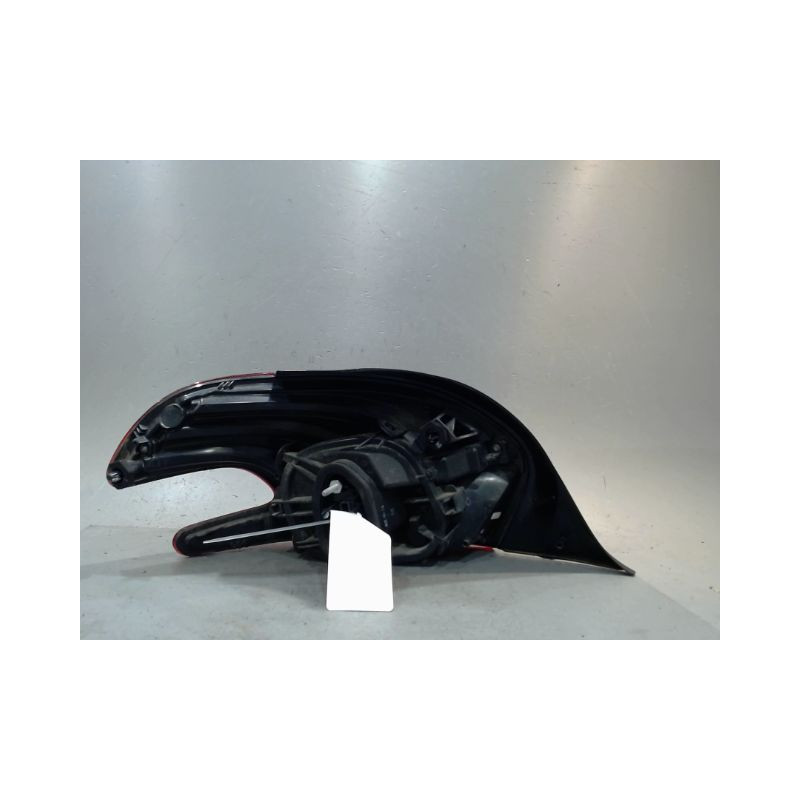 FEU ARRIERE DROIT PEUGEOT 208