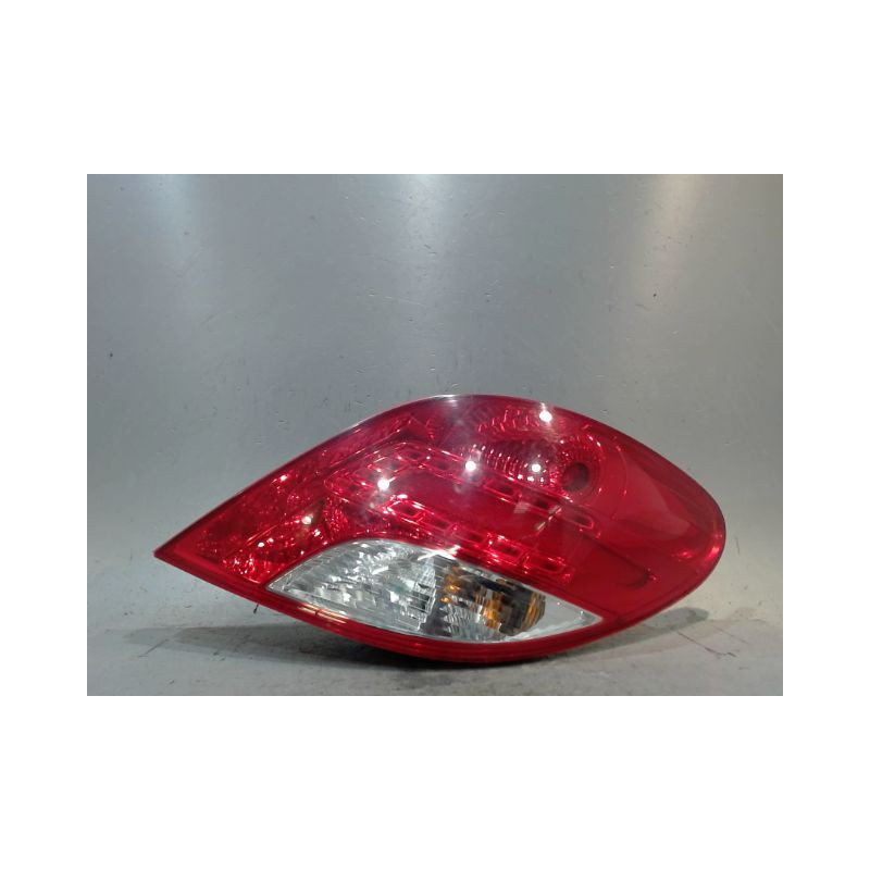 FEU ARRIERE DROIT PEUGEOT 207