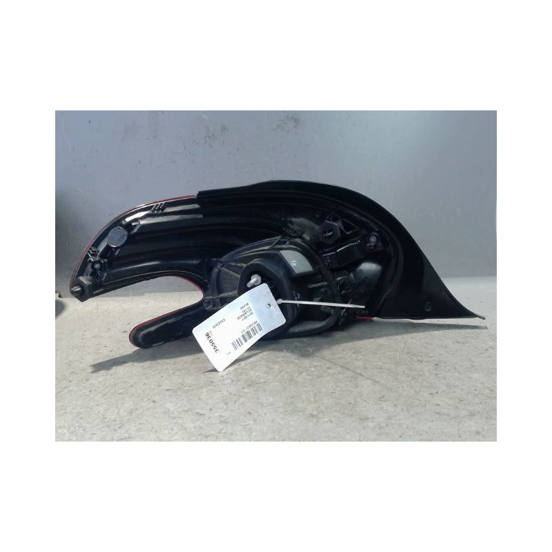 FEU ARRIERE DROIT PEUGEOT 208