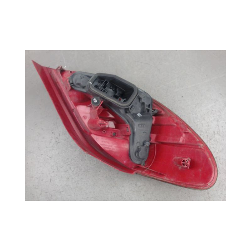 FEU ARRIERE DROIT PEUGEOT 207