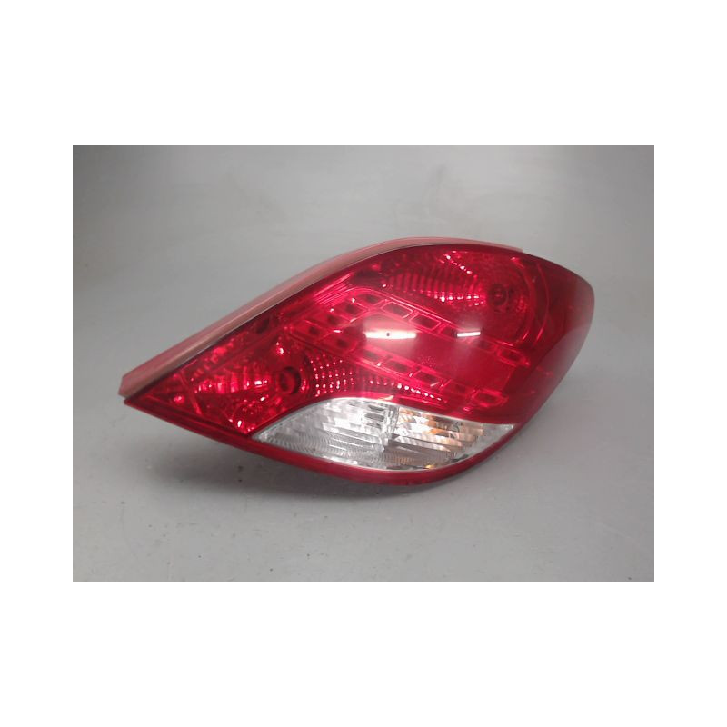 FEU ARRIERE DROIT PEUGEOT 207