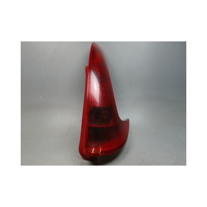 FEU ARRIERE DROIT PEUGEOT 206 SW 02-06