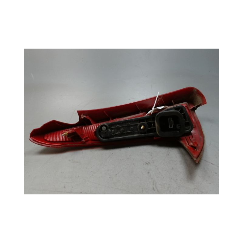 FEU ARRIERE DROIT PEUGEOT 206 SW 02-06