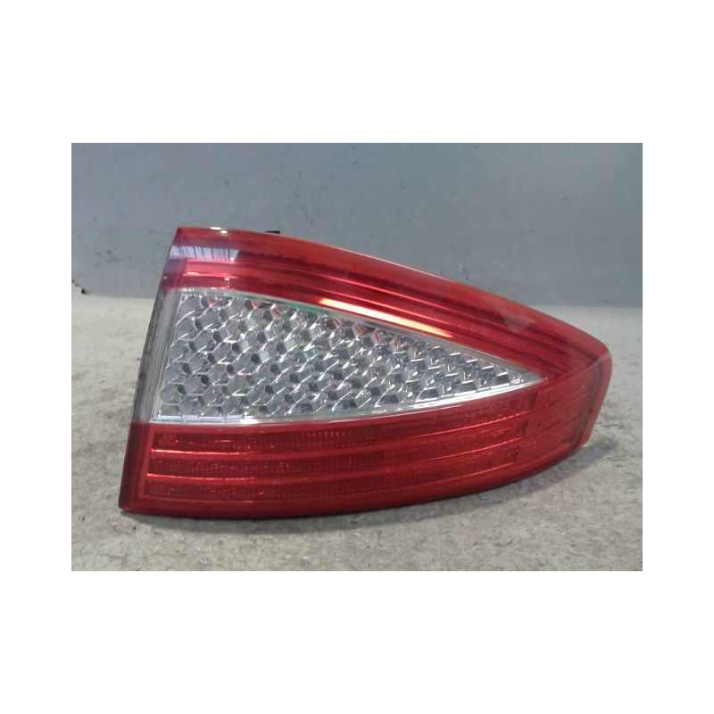 FEU ARRIERE DROIT FORD MONDEO 2007-