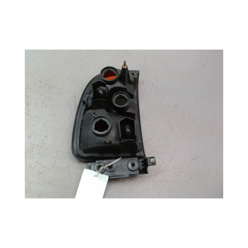 FEU ARRIERE DROIT TOYOTA RAV4 -97