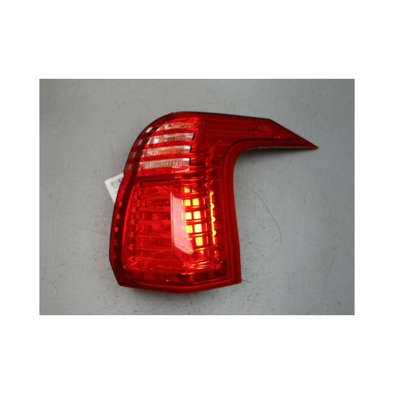 FEU ARRIERE DROIT PEUGEOT 5008 2009-