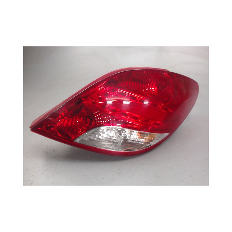 FEU ARRIERE DROIT PEUGEOT 207