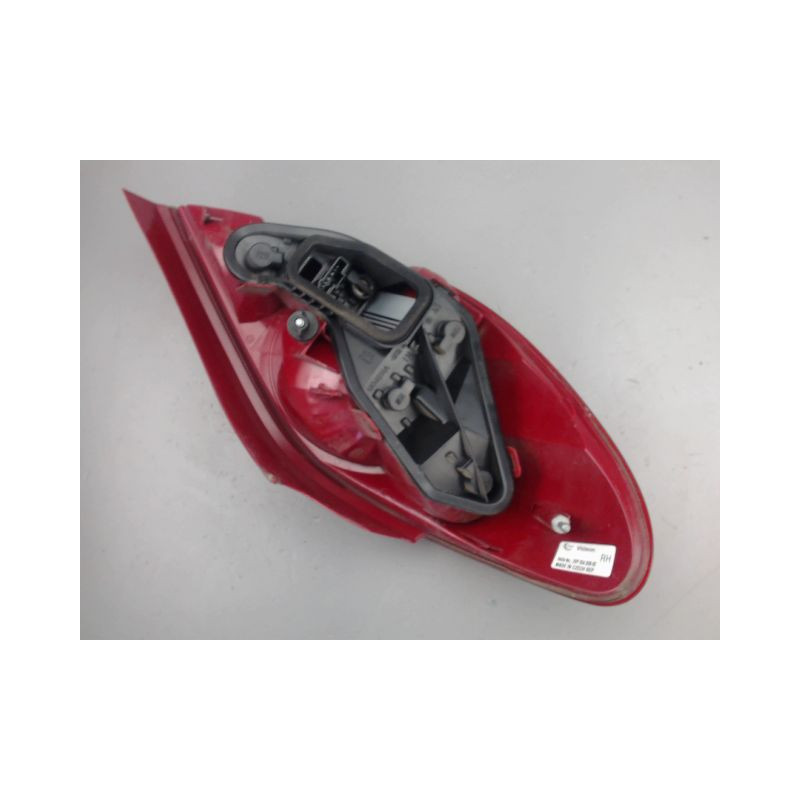 FEU ARRIERE DROIT PEUGEOT 207