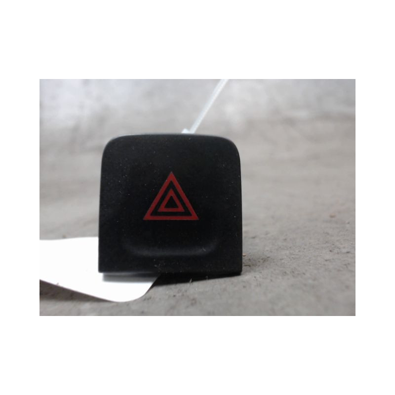 BOUTON DE WARNING RENAULT KADJAR