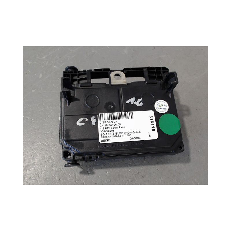 BOITE A FUSIBLES CITROEN C4 04-08