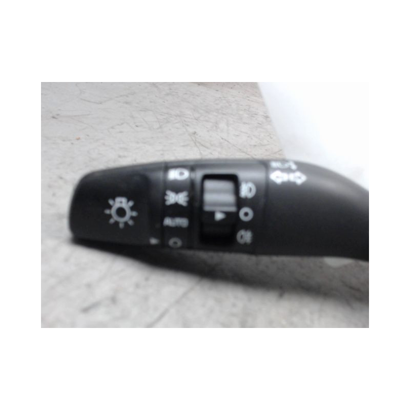 COMMANDE CLIGNOTANT KIA CARENS