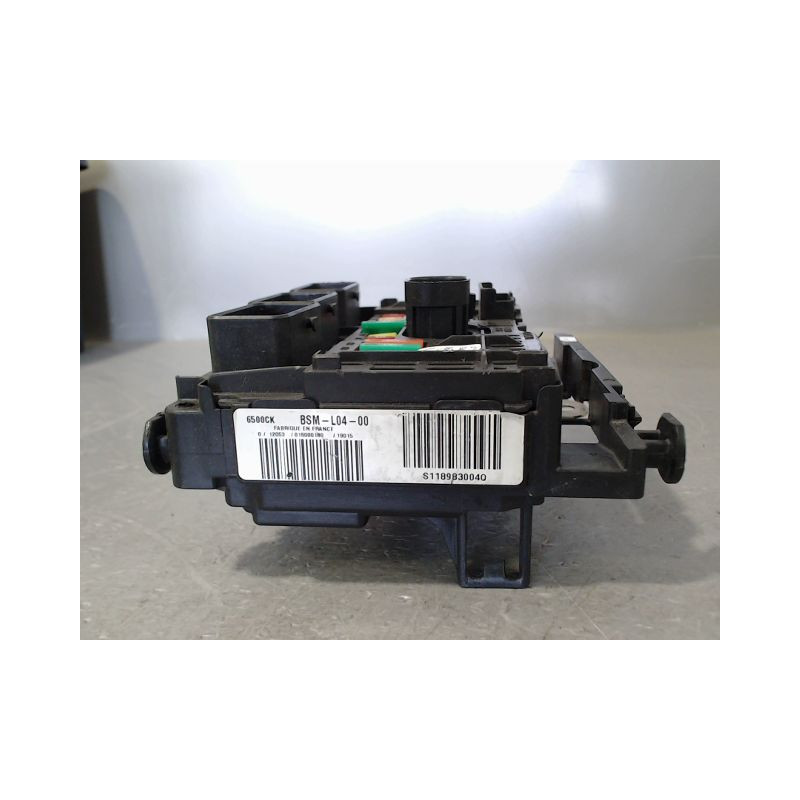 BOITE A FUSIBLES CITROEN C4 04-08