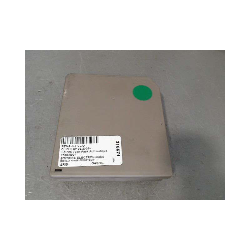 BOITE A FUSIBLES RENAULT CLIO III 2005-