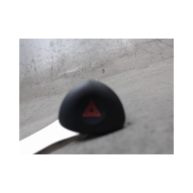 BOUTON DE WARNING RENAULT CLIO II CAMPUS 06-