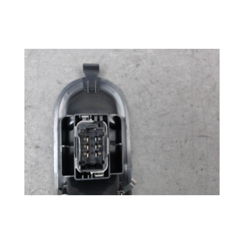 COMMANDE LEVE-GLACE PORTE AVD RENAULT CLIO III ESTATE 2008-