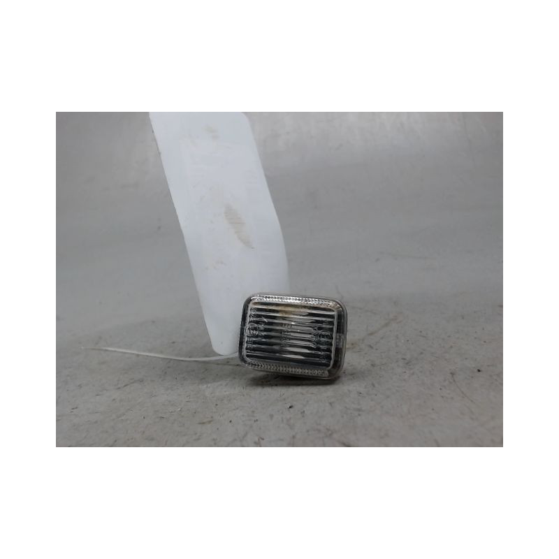 REPETITEUR AILE DROIT LAND ROVER R.ROVER