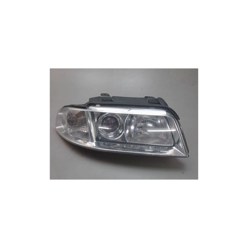 PHARE DROIT AUDI A4