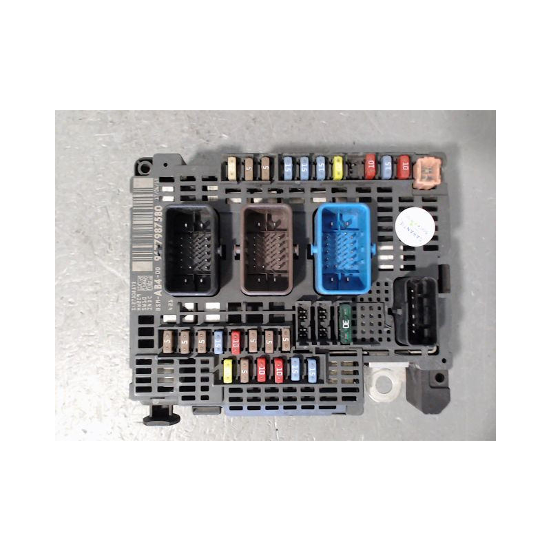 BOITE A FUSIBLES PEUGEOT 508 2010-