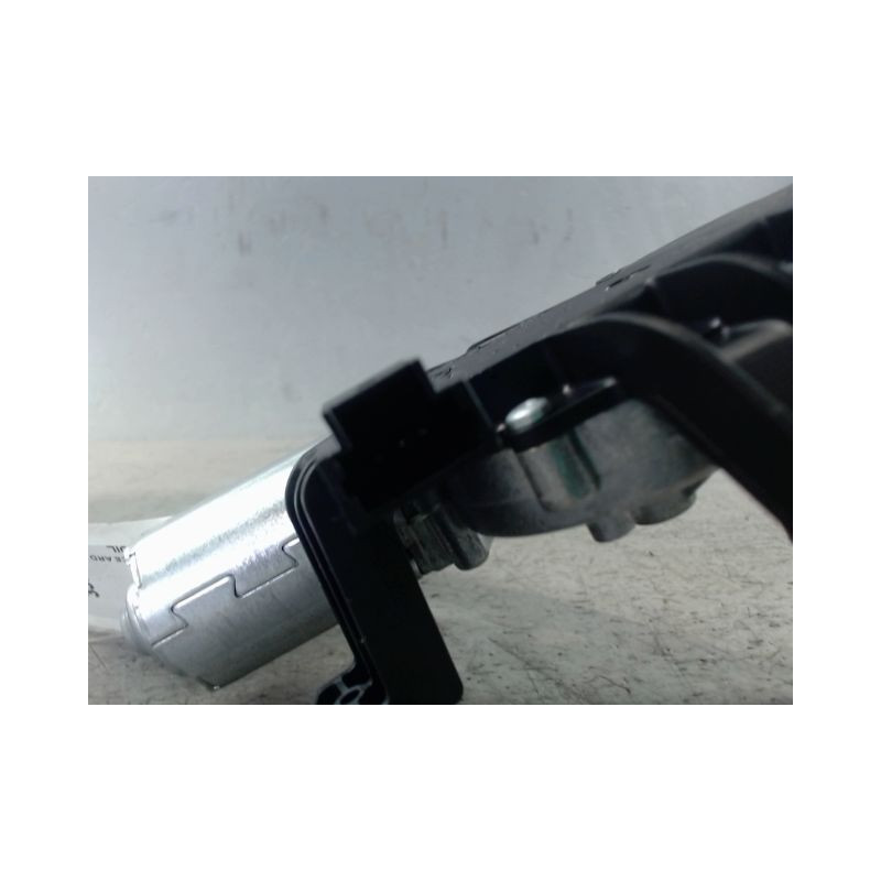 MOTEUR ESSUIE-GLACE ARRIERE PEUGEOT 207 5P
