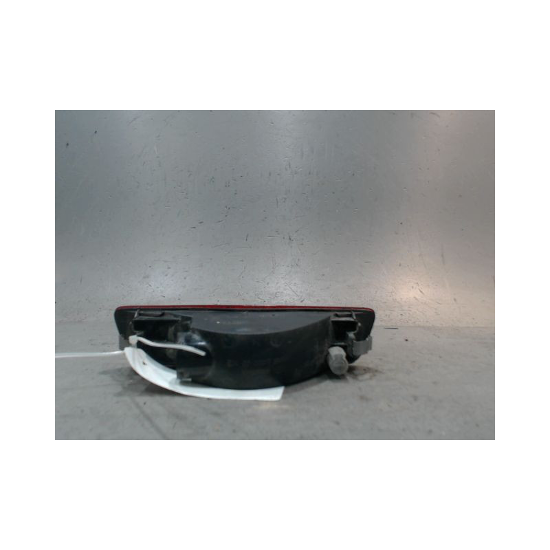 FEU BROUILLARD CENTRAL ARRIERE NISSAN QASHQAI