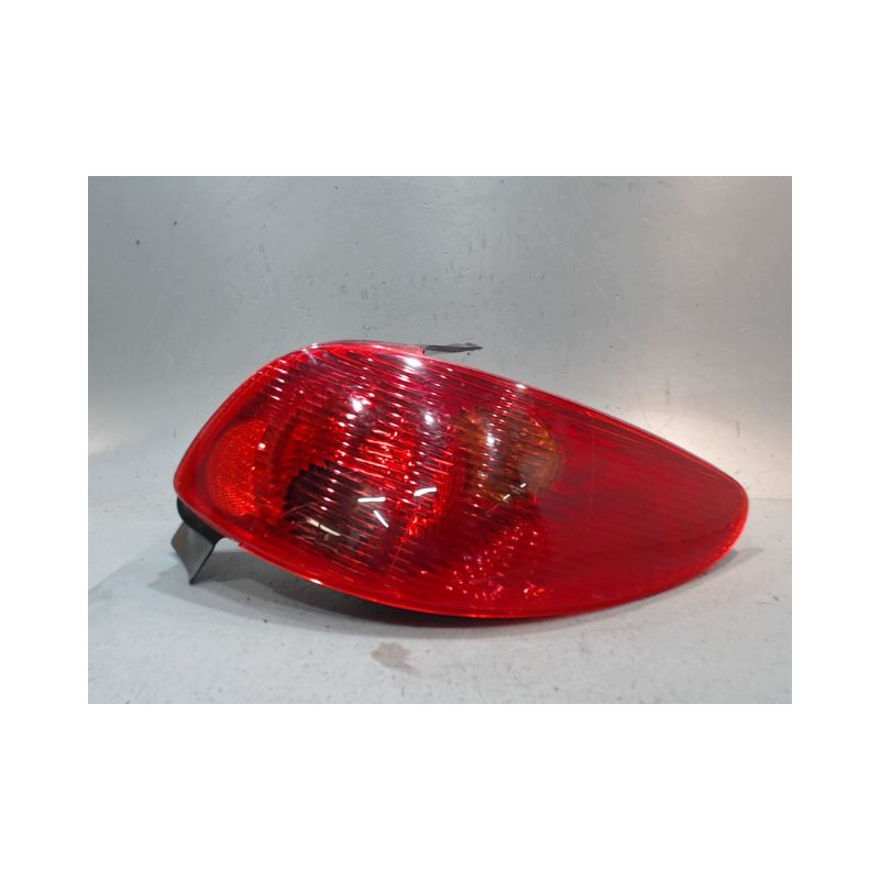 FEU ARRIERE DROIT PEUGEOT 206
