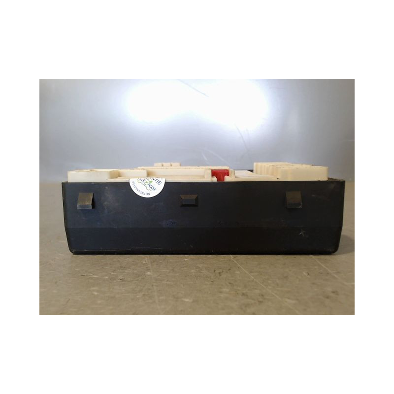 BOITE A FUSIBLES RENAULT LAGUNA
