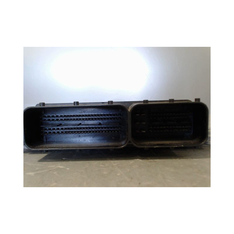 CALCULATEUR MOTEUR MERCEDES VIANO