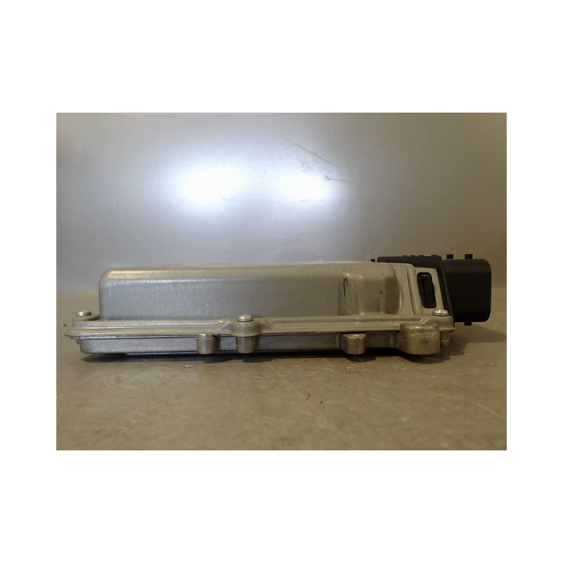 CALCULATEUR MOTEUR MERCEDES VIANO