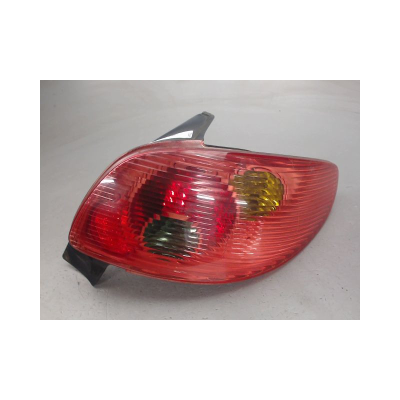 FEU ARRIERE DROIT PEUGEOT 206