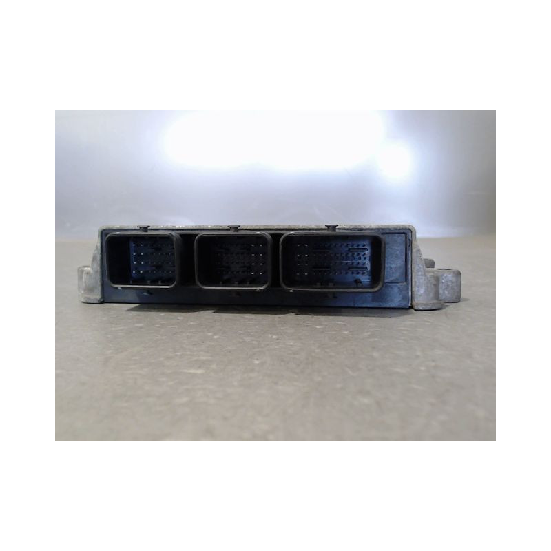 CALCULATEUR MOTEUR PEUGEOT 206